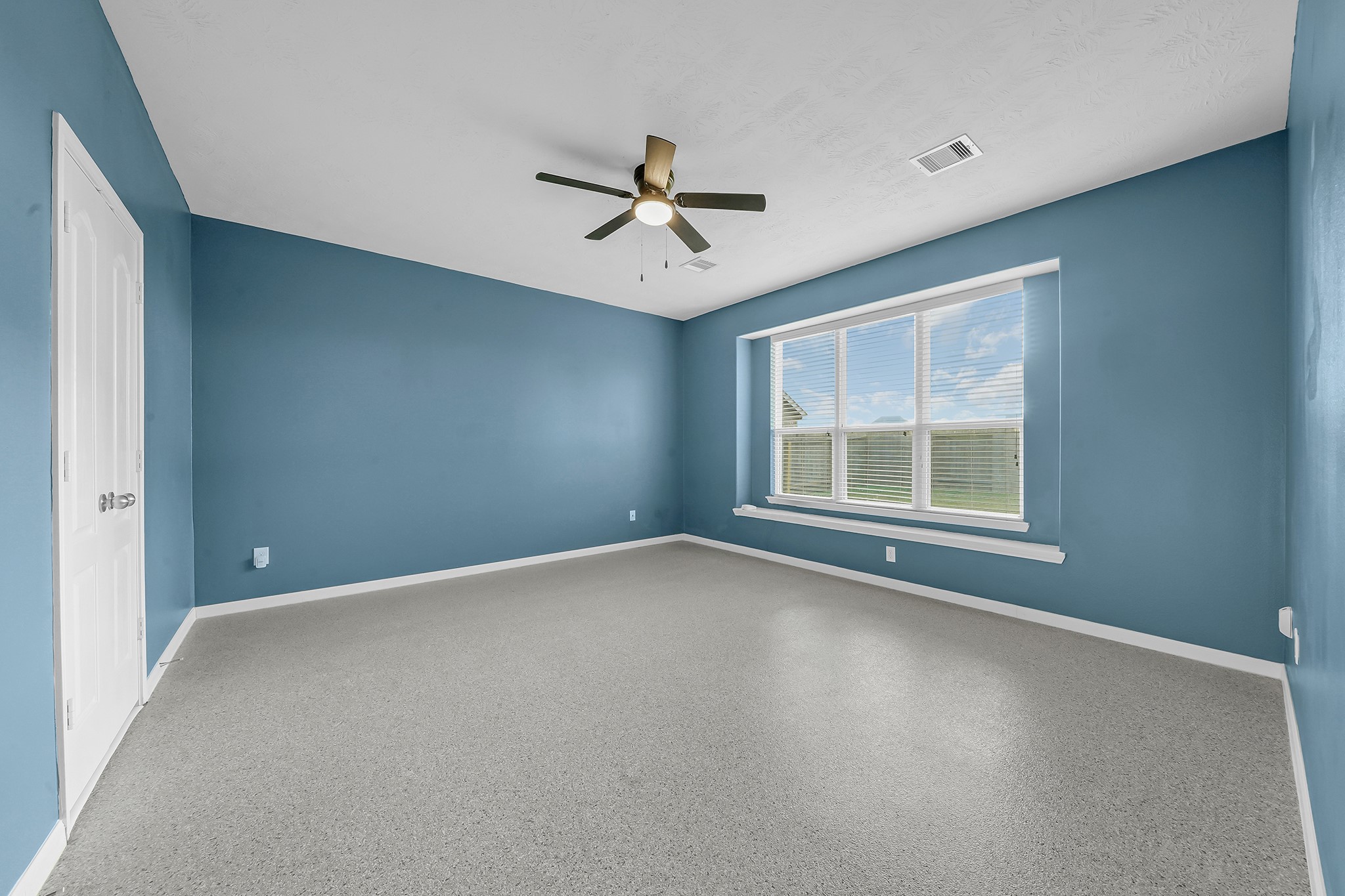 13815 Kodiak Brown Bear Street 