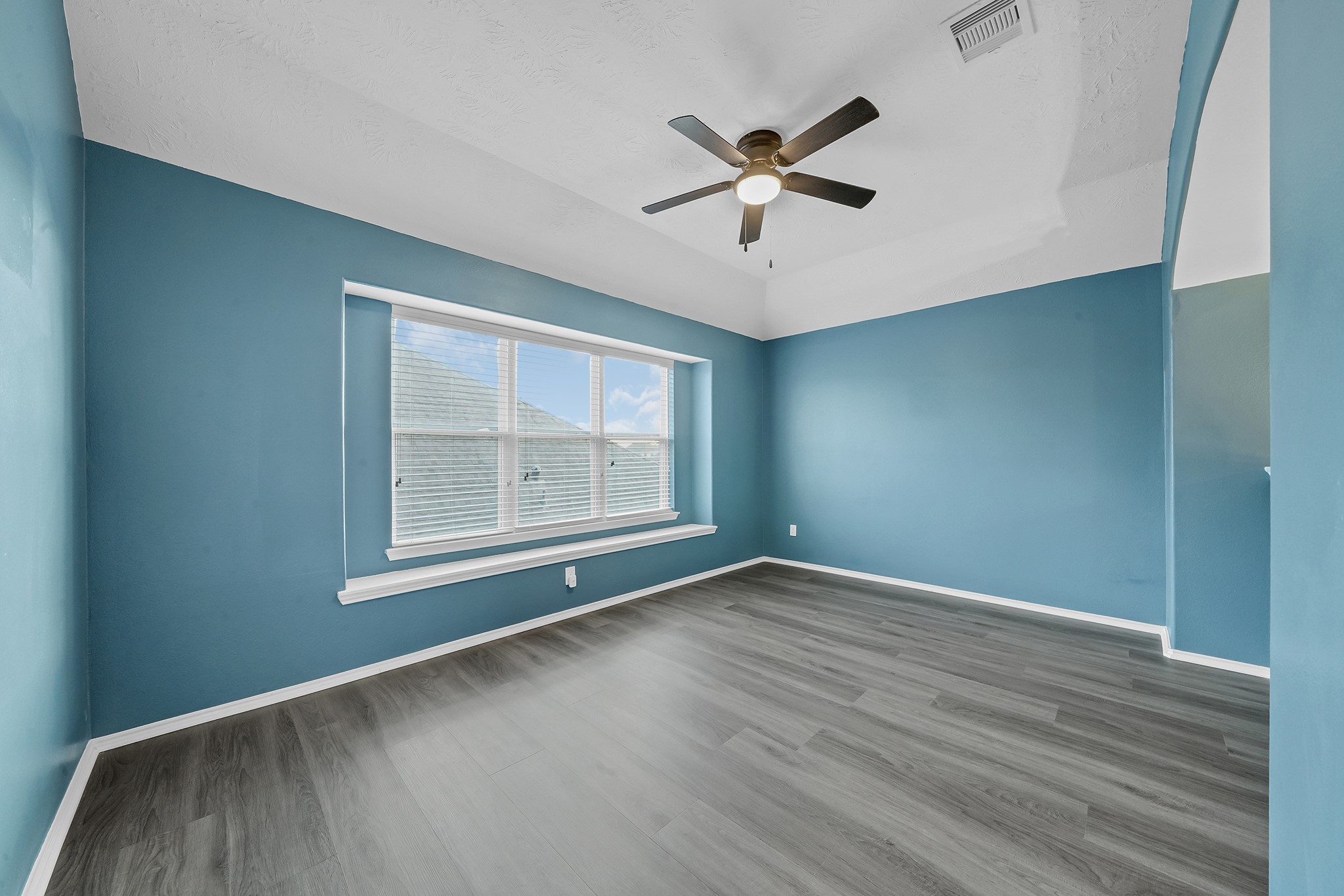 13815 Kodiak Brown Bear Street 