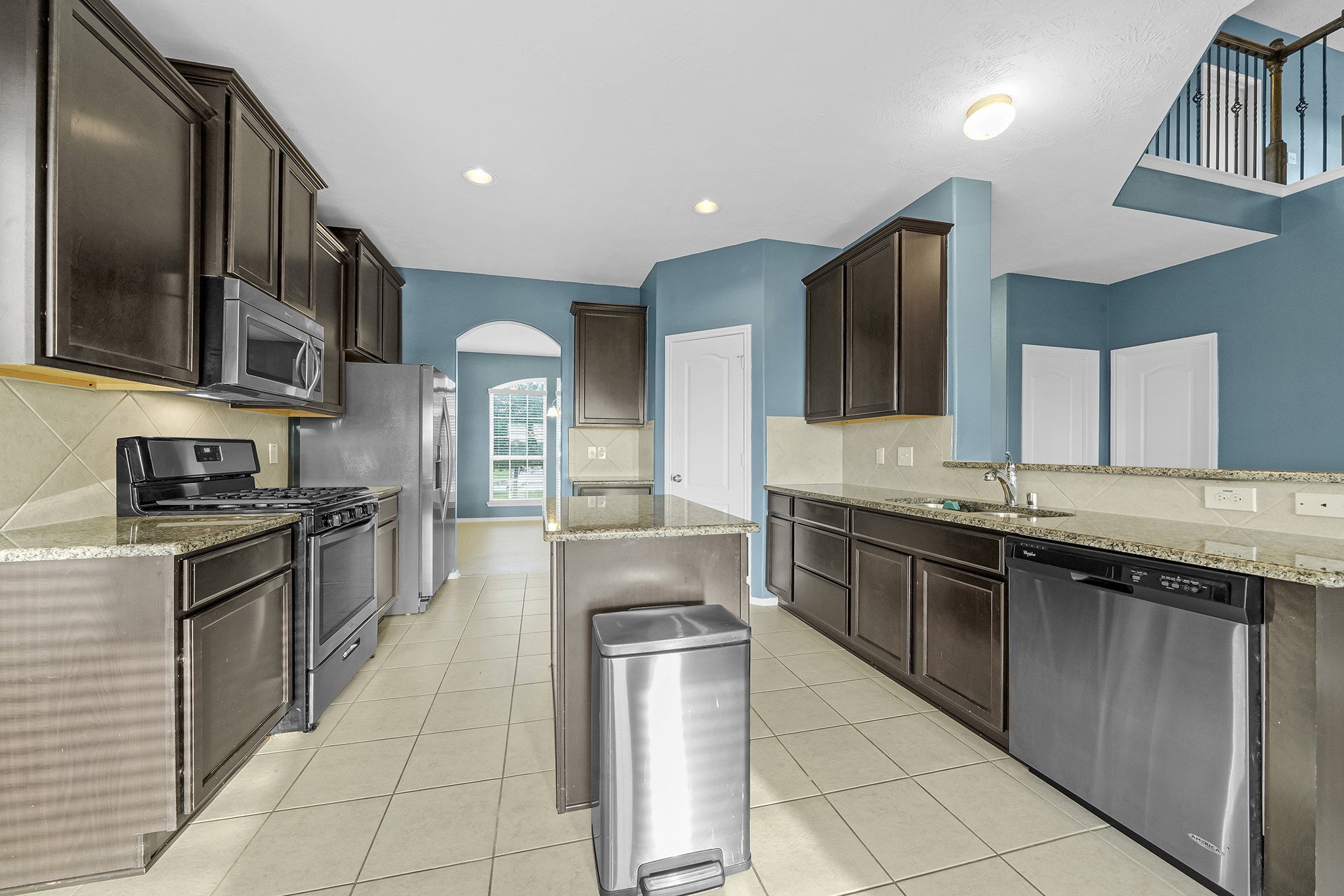 13815 Kodiak Brown Bear Street 