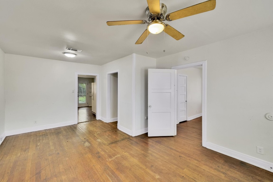 912 Gene Johnson Street , Austin, TX, 78751 | 5546258 | Realty Texas LLC