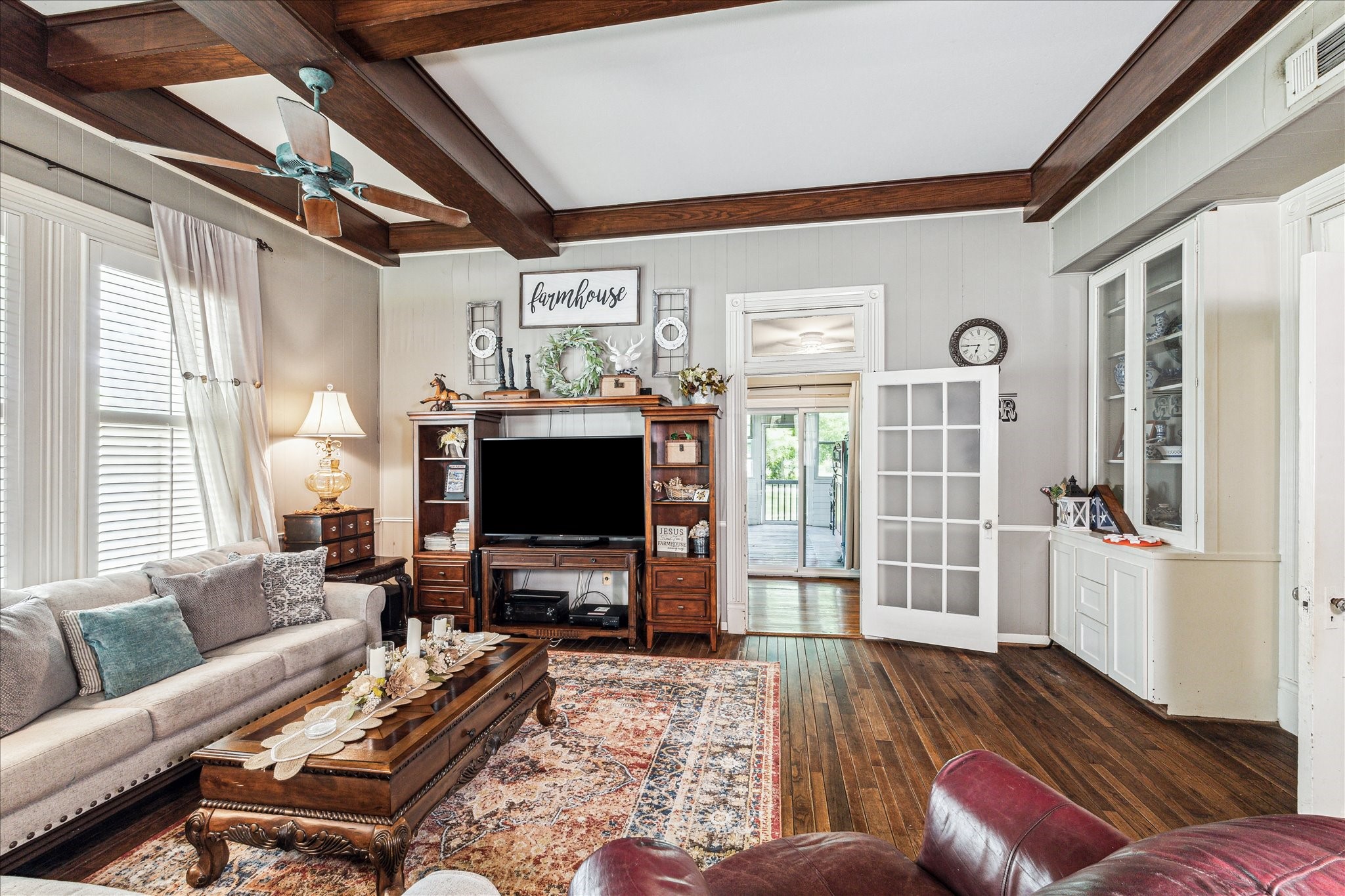 600 S Walker Street , Angleton, TX, 77515 | 92510247 | Realty Texas LLC