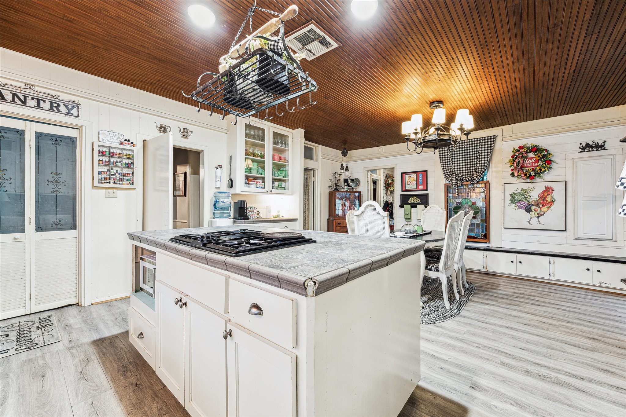 600 S Walker Street , Angleton, TX, 77515 | 92510247 | Realty Texas LLC