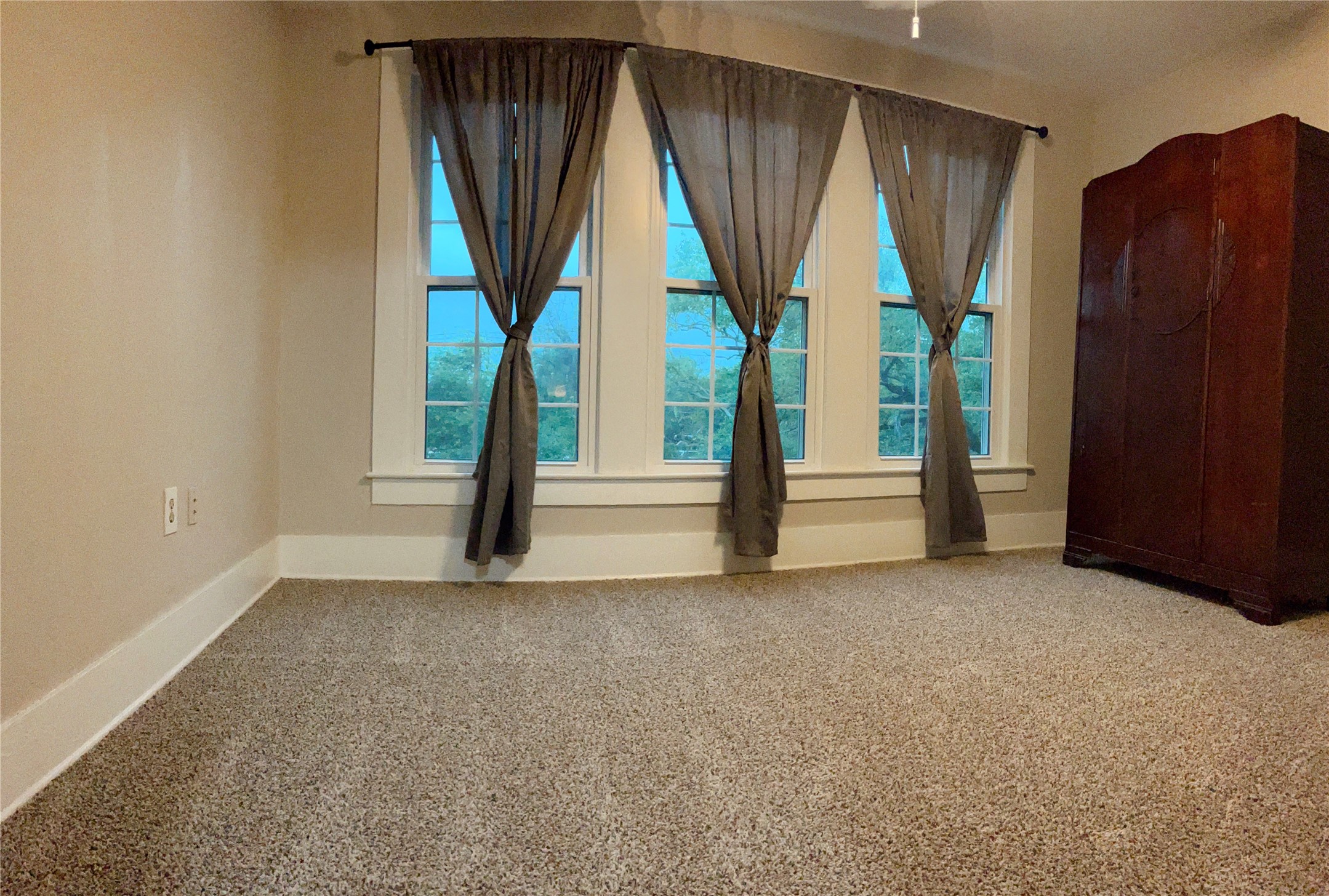 600 S Walker Street , Angleton, TX, 77515 | 92510247 | Realty Texas LLC
