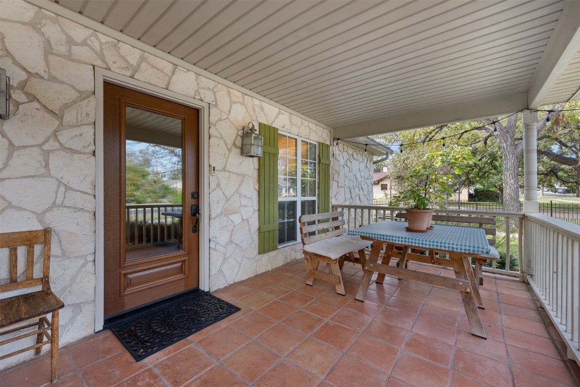 402 E 8th Street , Georgetown, TX, 78626 | 5826193 | Realty Texas LLC