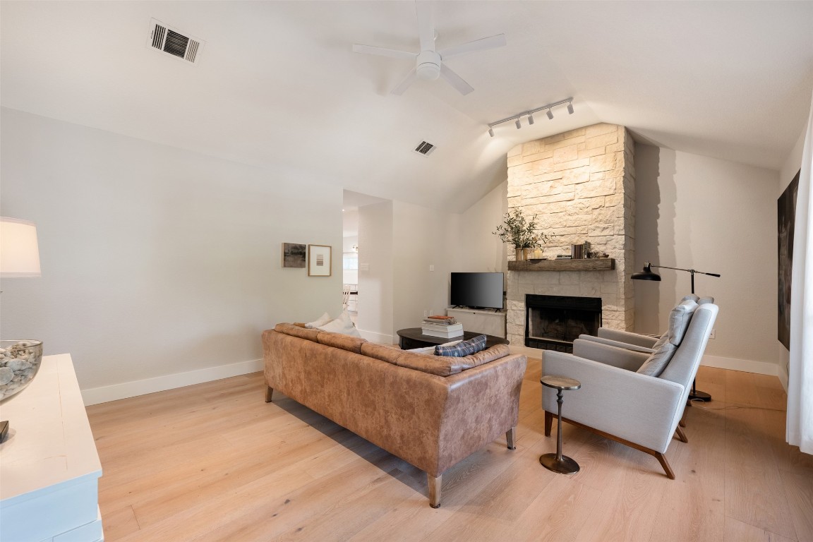 402 E 8th Street , Georgetown, TX, 78626 | 5826193 | Realty Texas LLC