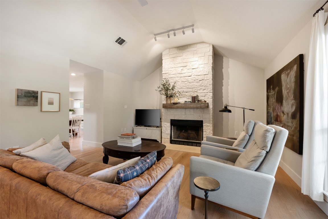 402 E 8th Street , Georgetown, TX, 78626 | 5826193 | Realty Texas LLC