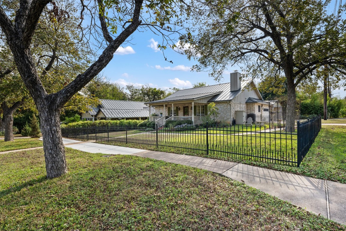 402 E 8th Street , Georgetown, TX, 78626 | 5826193 | Realty Texas LLC