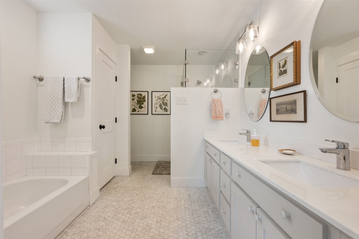 402 E 8th Street , Georgetown, TX, 78626 | 5826193 | Realty Texas LLC