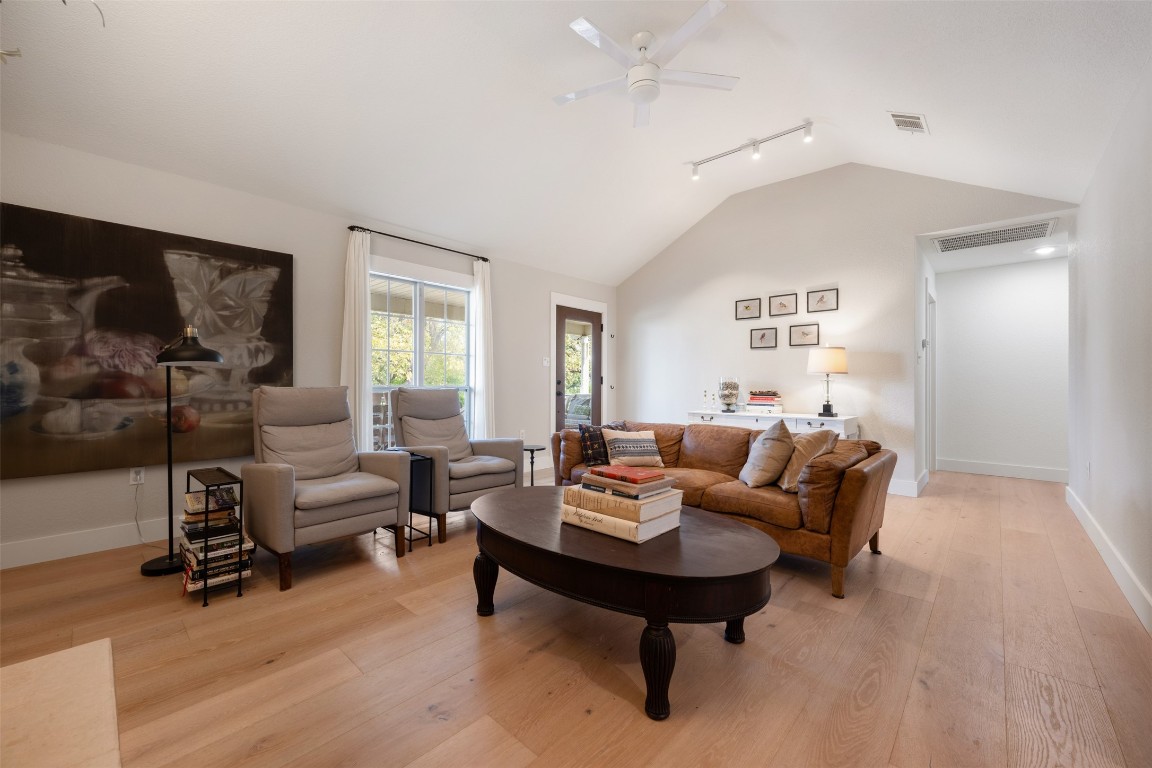 402 E 8th Street , Georgetown, TX, 78626 | 5826193 | Realty Texas LLC