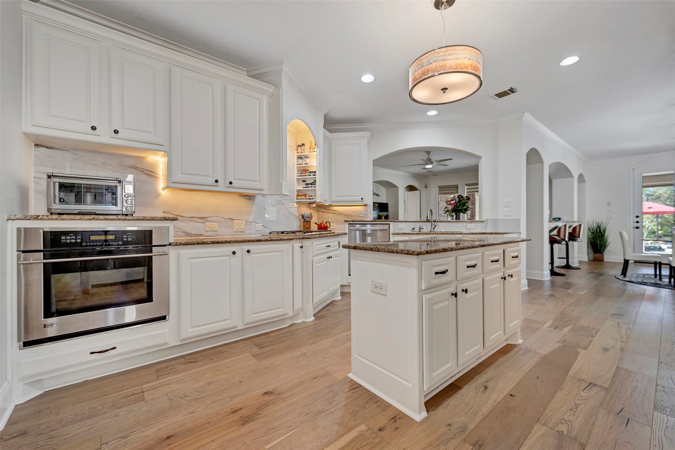 30 W Cove View Trail , Spring, TX, 77389 | 28622730 | Realty Texas LLC