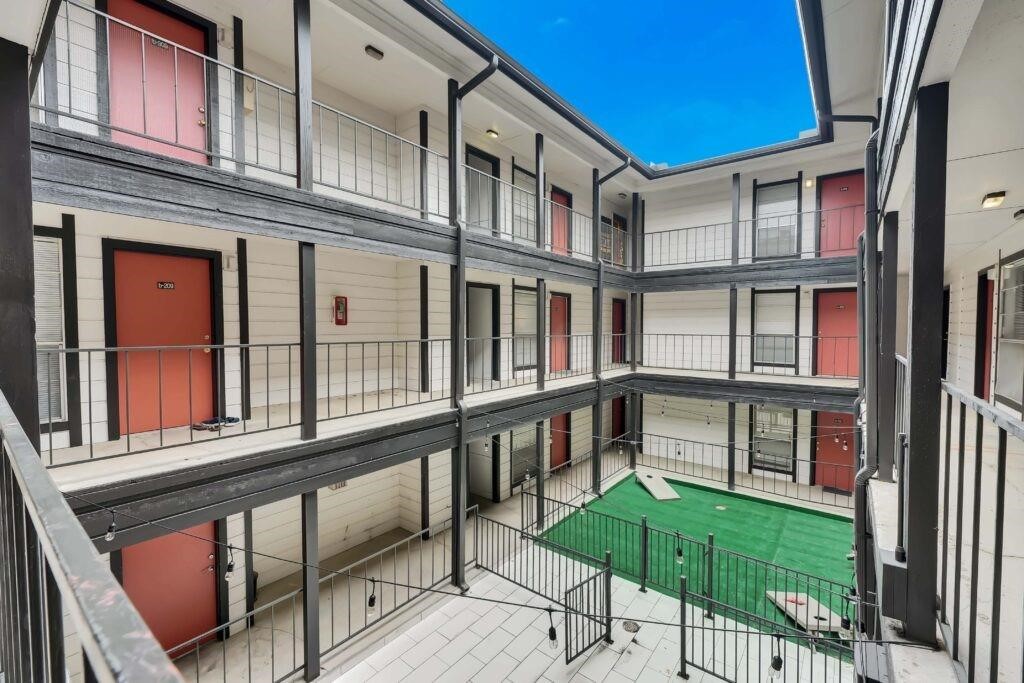 2803 Hemphill Park 305 , Austin, TX, 78705 | 9676581 | Realty Texas LLC