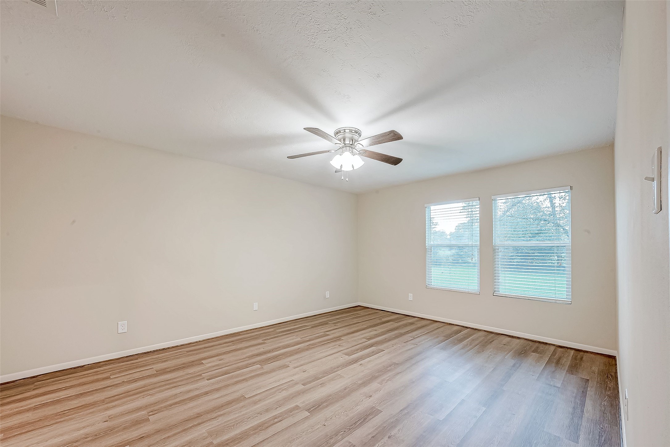 12089 Maverick Drive , Willis, TX, 77378 | 34227057 | Realty Texas LLC