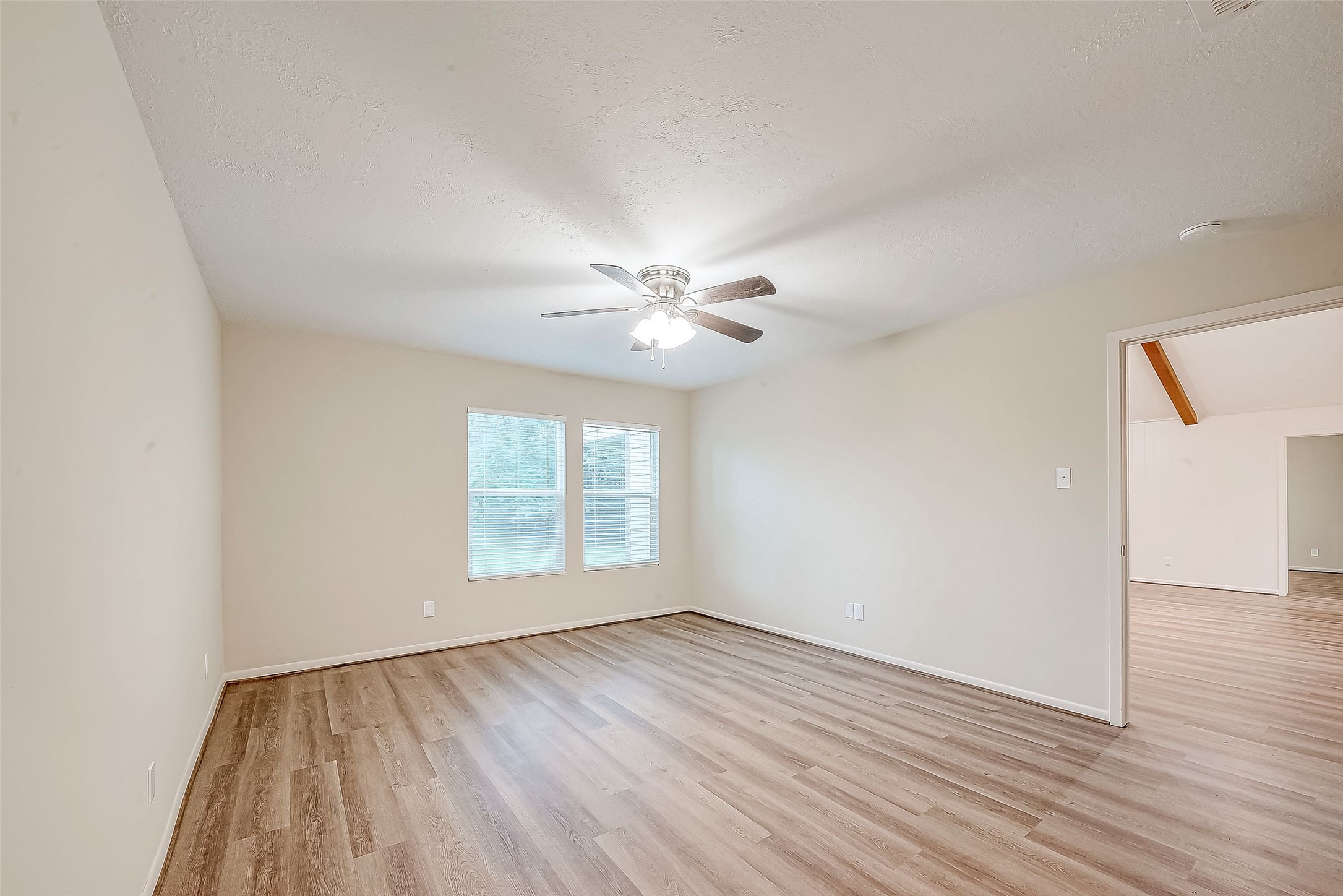 12089 Maverick Drive , Willis, TX, 77378 | 34227057 | Realty Texas LLC