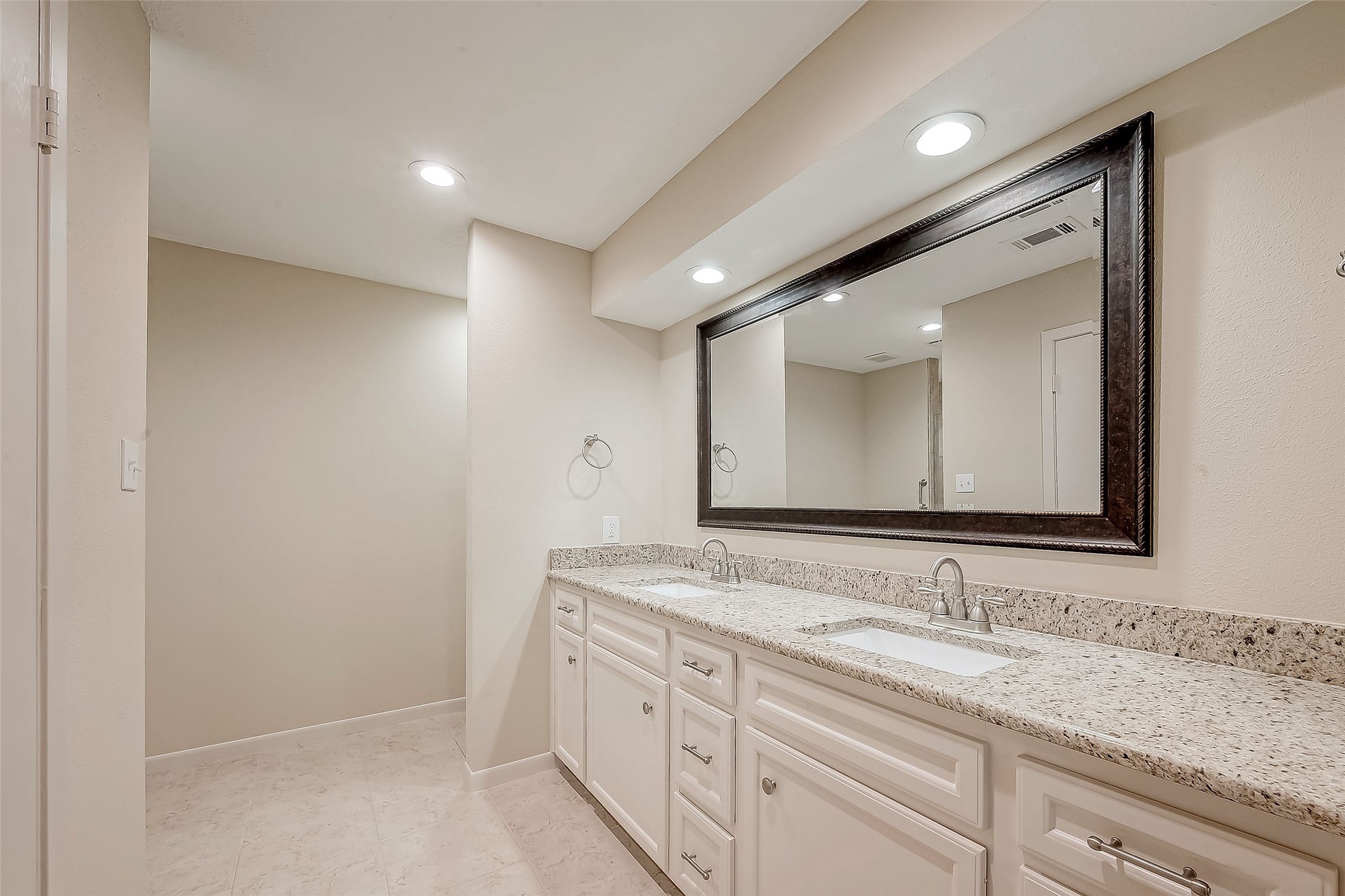 12089 Maverick Drive , Willis, TX, 77378 | 34227057 | Realty Texas LLC