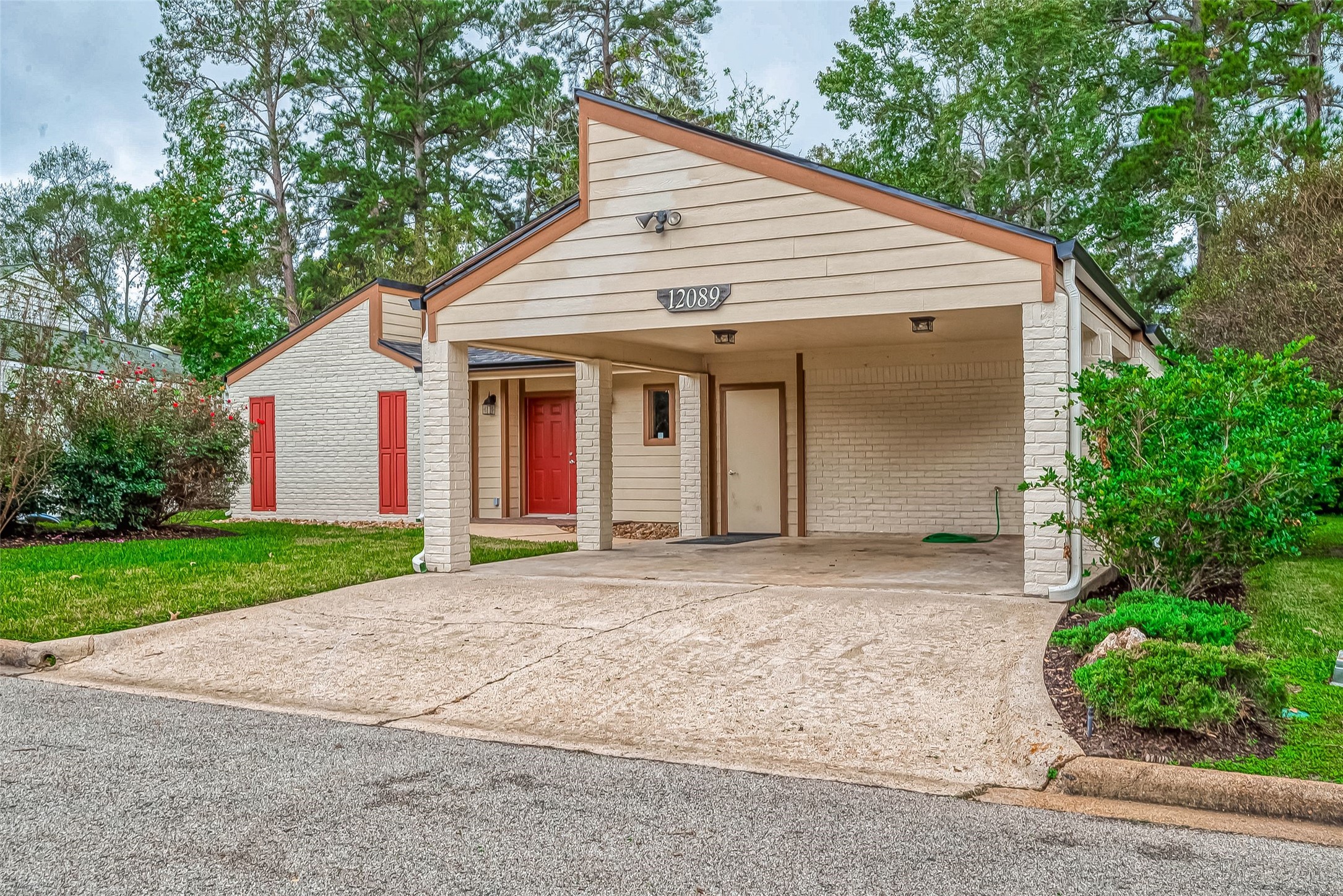 12089 Maverick Drive , Willis, TX, 77378 | 34227057 | Realty Texas LLC