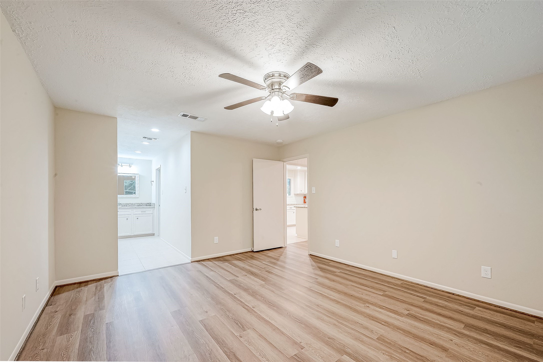 12089 Maverick Drive , Willis, TX, 77378 | 34227057 | Realty Texas LLC
