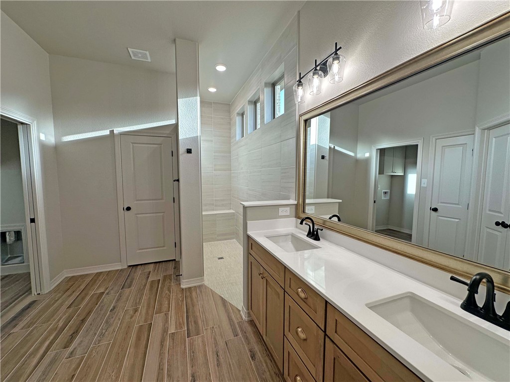 201 Lasso Loop , Lorena, TX, 76655 | 226809 | Realty Texas LLC
