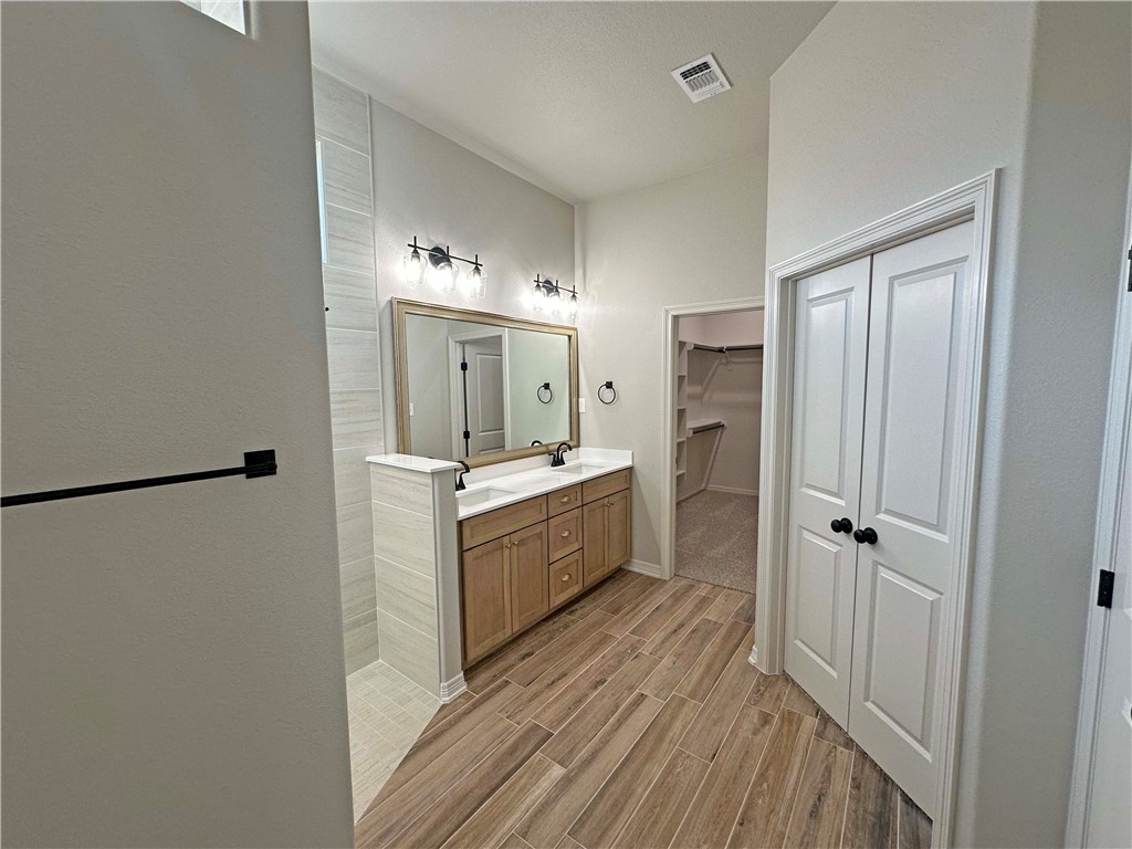 201 Lasso Loop , Lorena, TX, 76655 | 226809 | Realty Texas LLC
