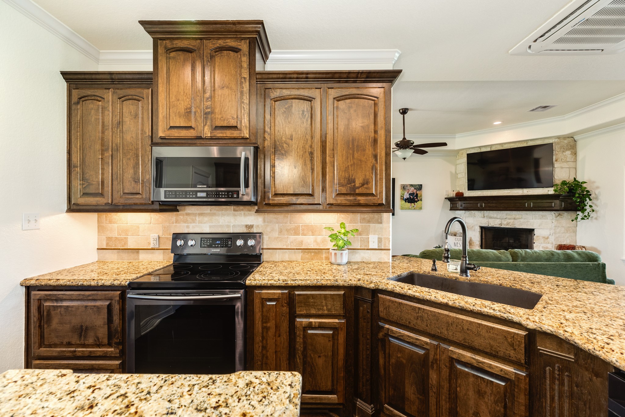 856 Longhorn Trail , Angleton, TX, 77515 | 2036127 | Realty Texas LLC