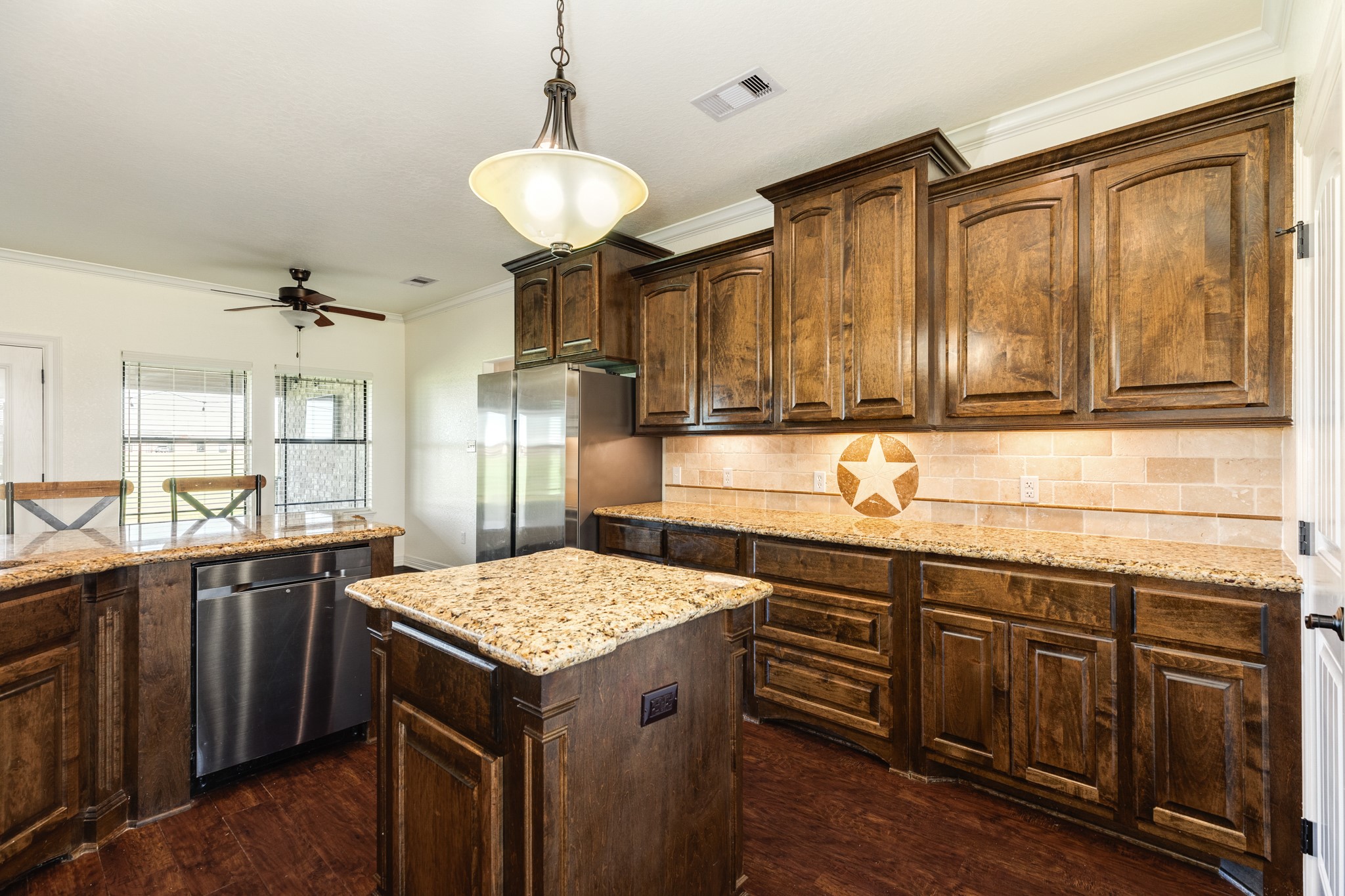 856 Longhorn Trail , Angleton, TX, 77515 | 2036127 | Realty Texas LLC