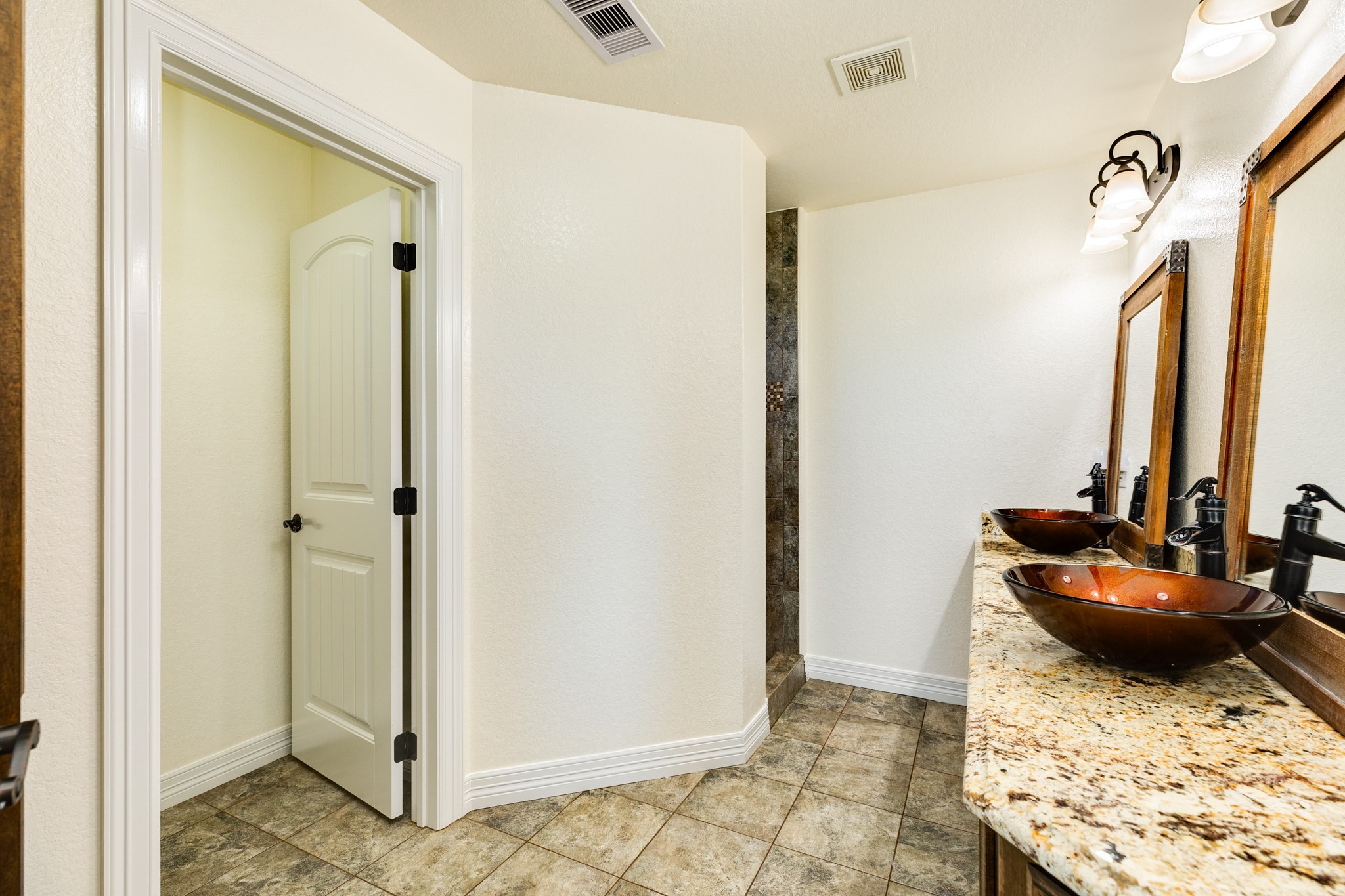 856 Longhorn Trail , Angleton, TX, 77515 | 2036127 | Realty Texas LLC