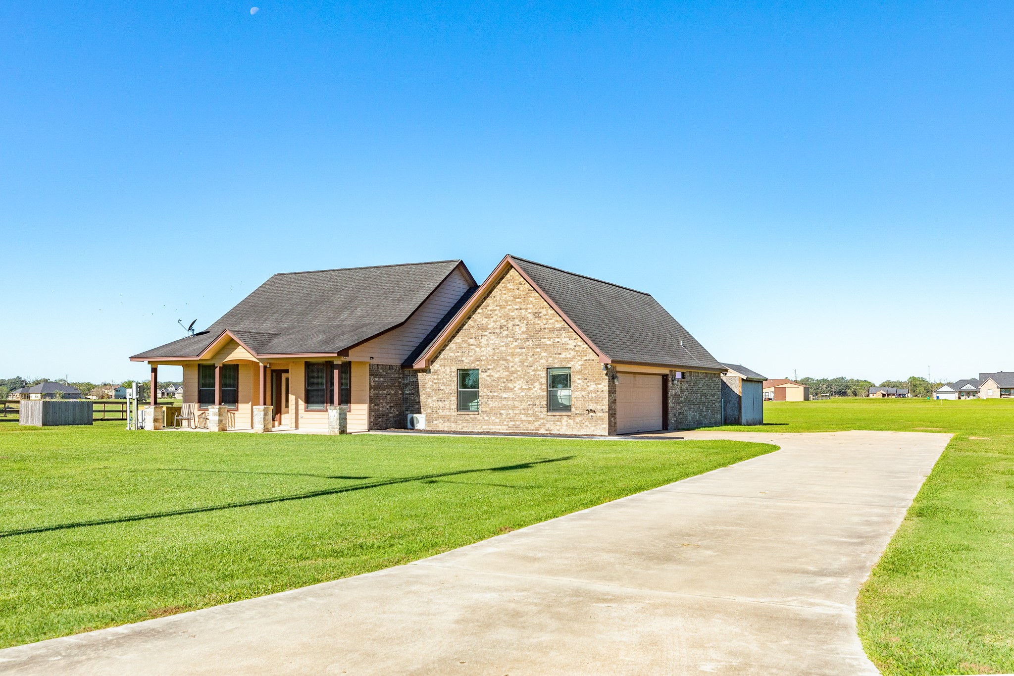 856 Longhorn Trail , Angleton, TX, 77515 | 2036127 | Realty Texas LLC