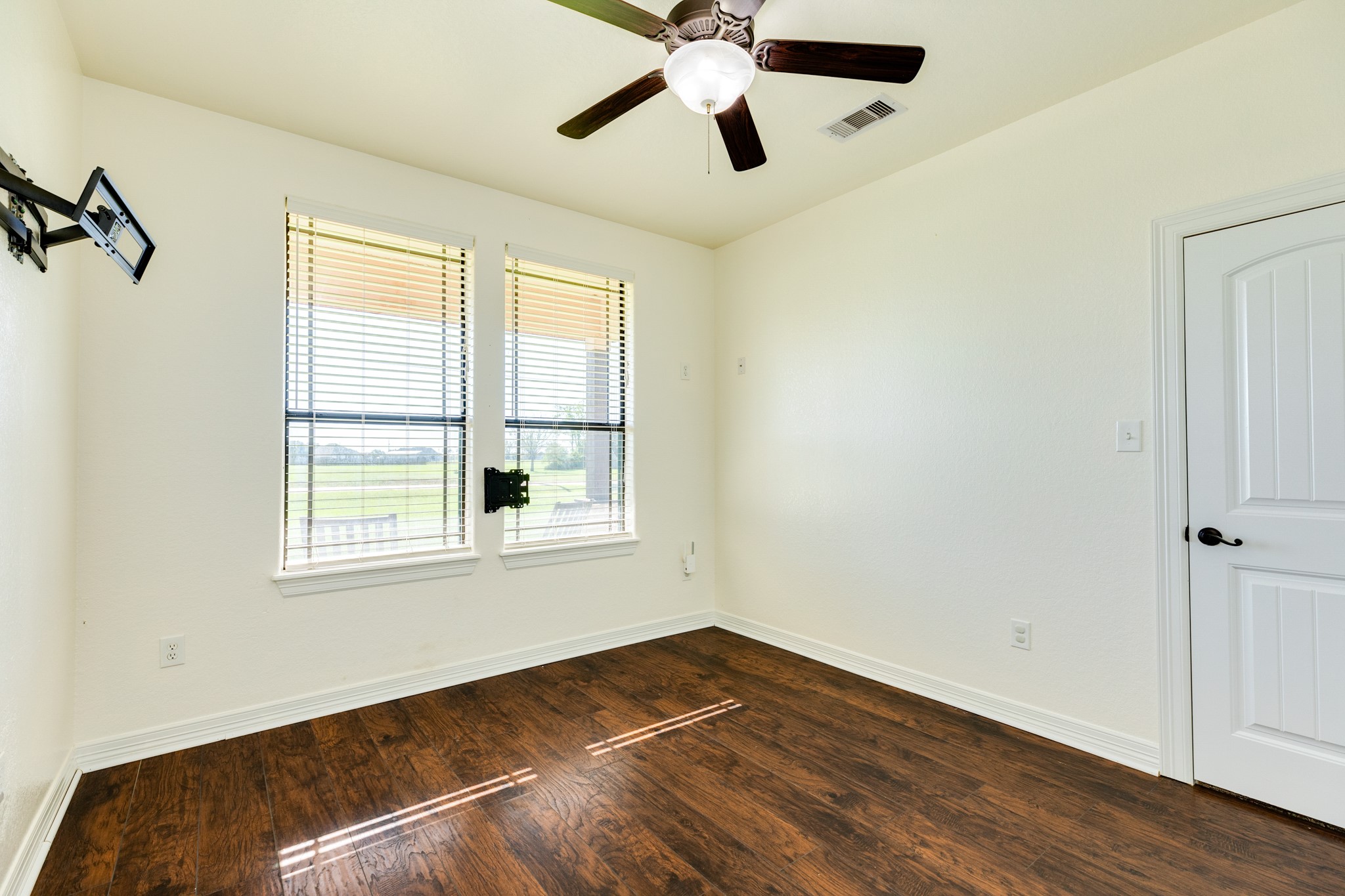 856 Longhorn Trail , Angleton, TX, 77515 | 2036127 | Realty Texas LLC