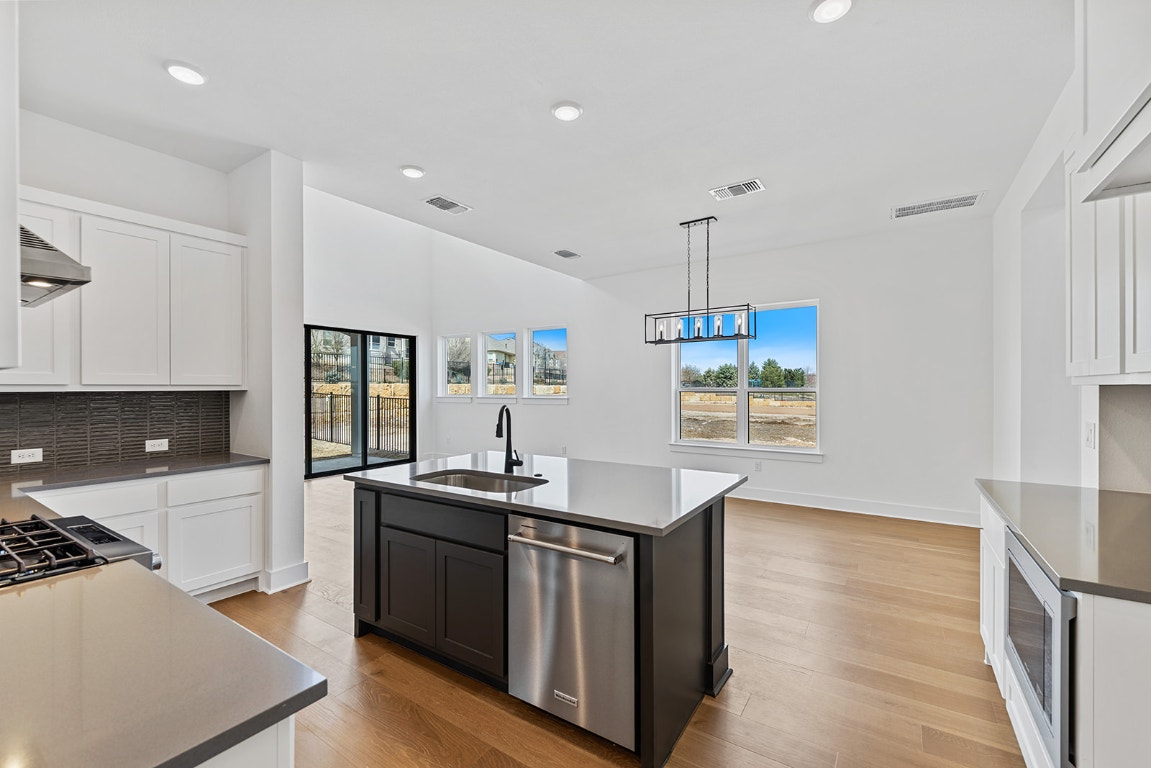 109 Pennybacker Lane , Lakeway, TX, 78738 | 8297884 | Realty Texas LLC