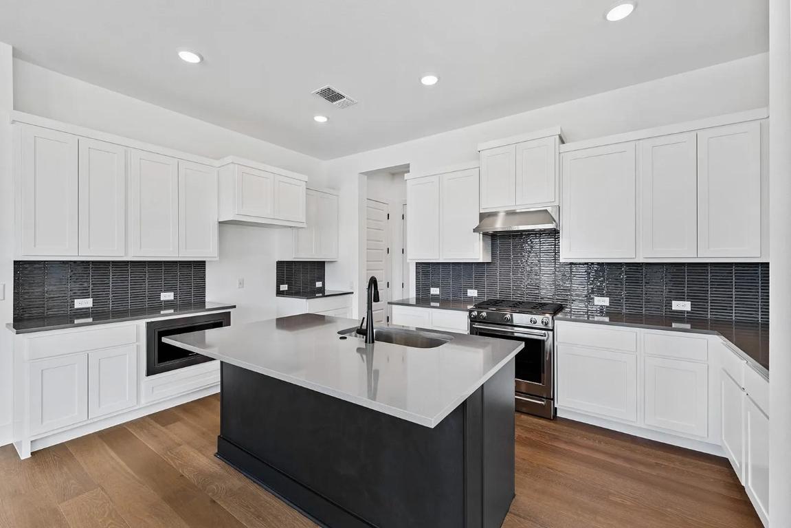 109 Pennybacker Lane , Lakeway, TX, 78738 | 8297884 | Realty Texas LLC