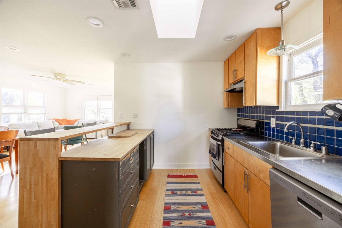 1205 Harvey Street , Austin, TX, 78702 | 3507680 | Realty Texas LLC