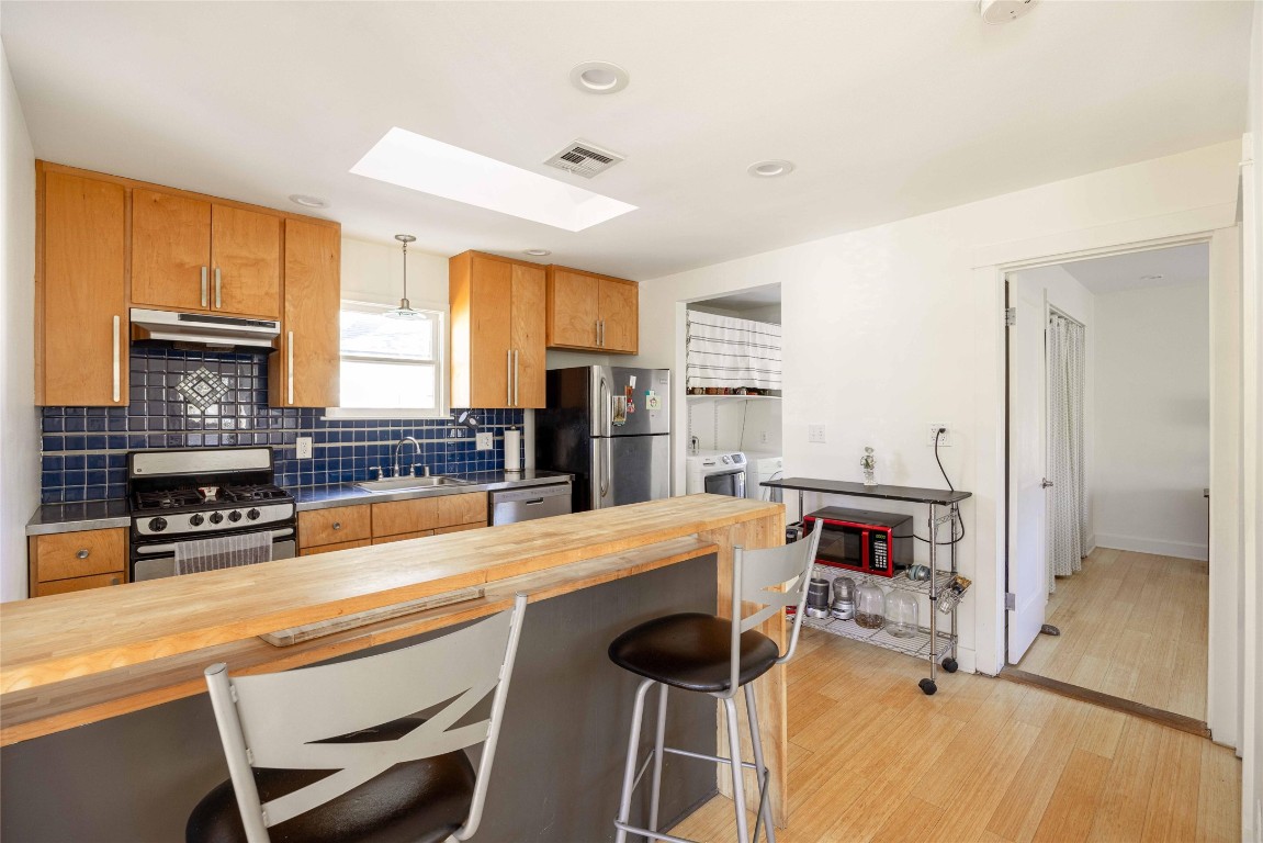 1205 Harvey Street , Austin, TX, 78702 | 3507680 | Realty Texas LLC
