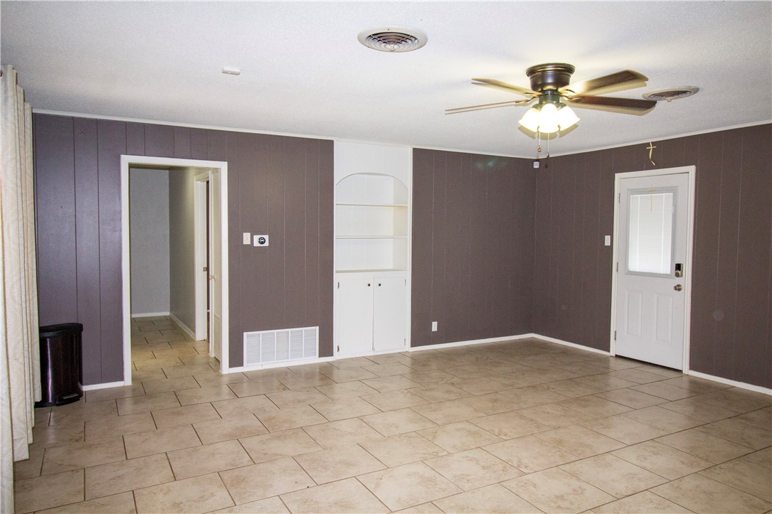 1414 Mockingbird , Beeville, TX, 78102 | 451330 | Realty Texas LLC