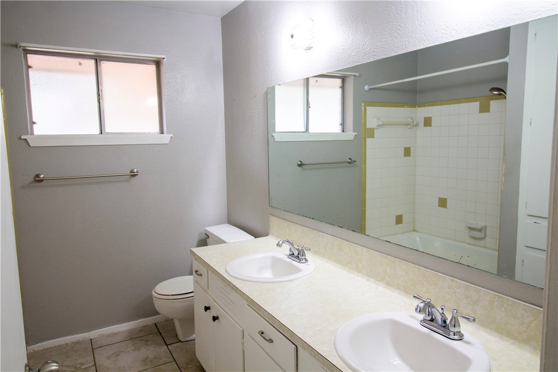 1414 Mockingbird , Beeville, TX, 78102 | 451330 | Realty Texas LLC