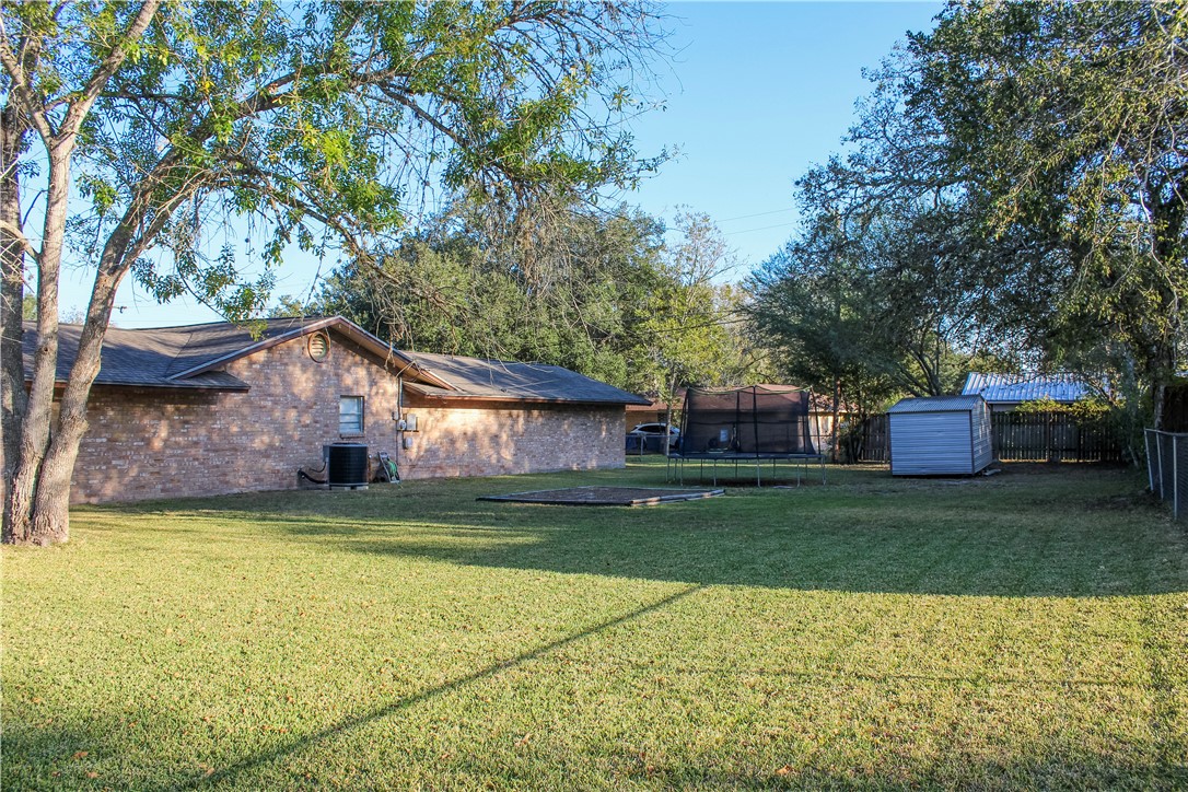 1414 Mockingbird , Beeville, TX, 78102 | 451330 | Realty Texas LLC