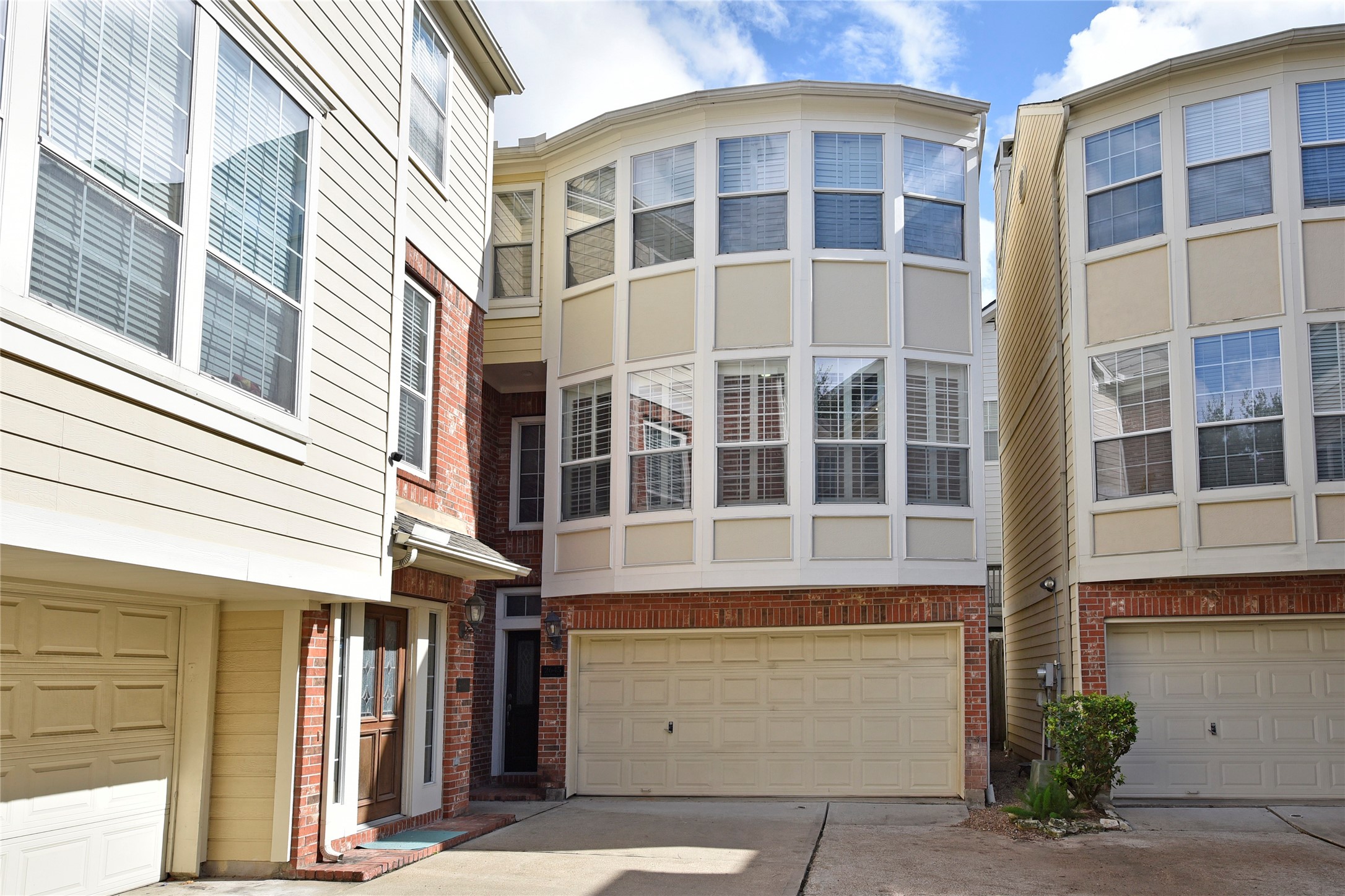 2645 Helena Street , Houston, TX, 77006 | 55792818 | Realty Texas LLC