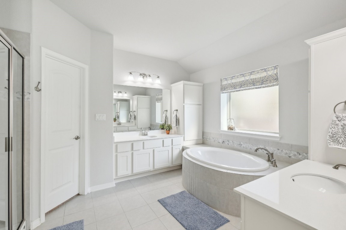 200 Red Granite Road , Georgetown, TX, 78633 | 3833192 | Realty Texas LLC