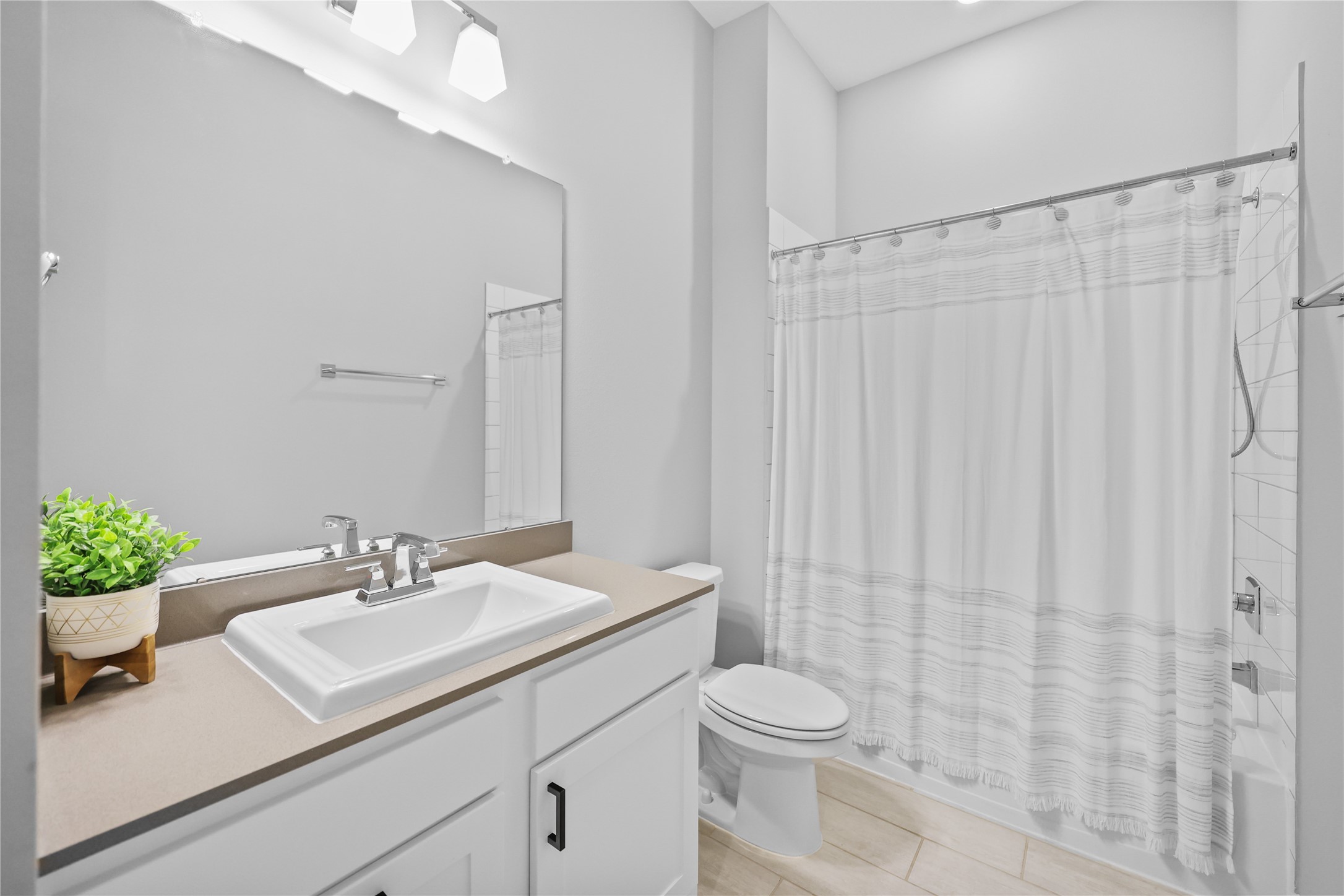 220 Lakehouse Landing Drive , Katy, TX, 77493 | 95445040 | Realty Texas LLC
