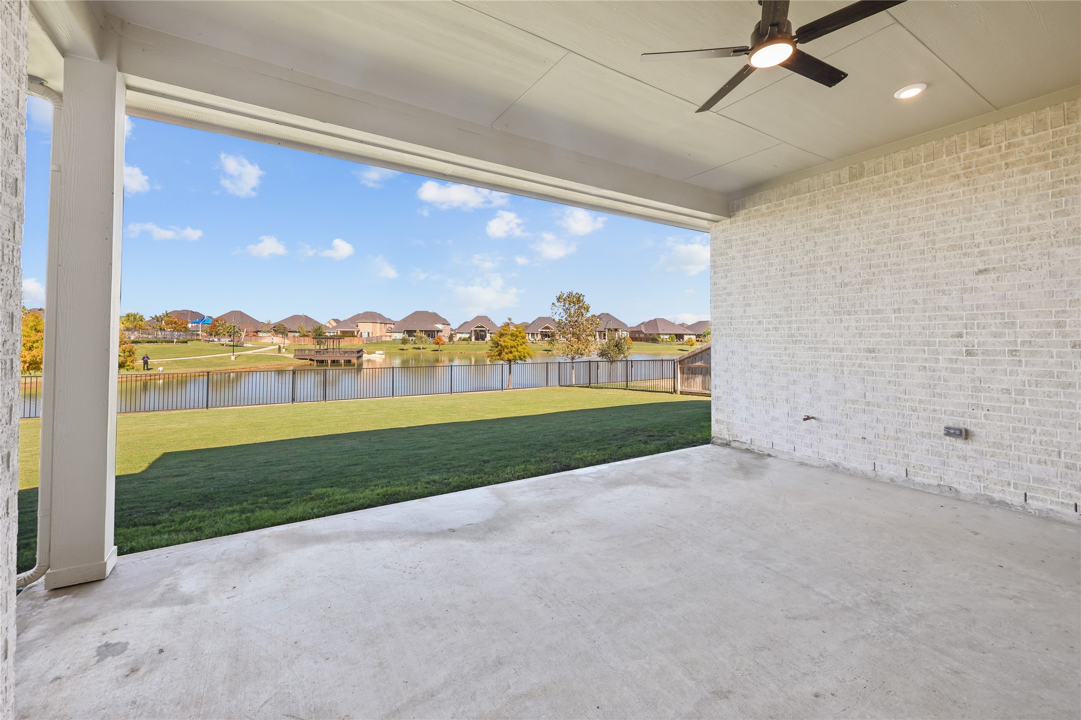 220 Lakehouse Landing Drive , Katy, TX, 77493 | 95445040 | Realty Texas LLC