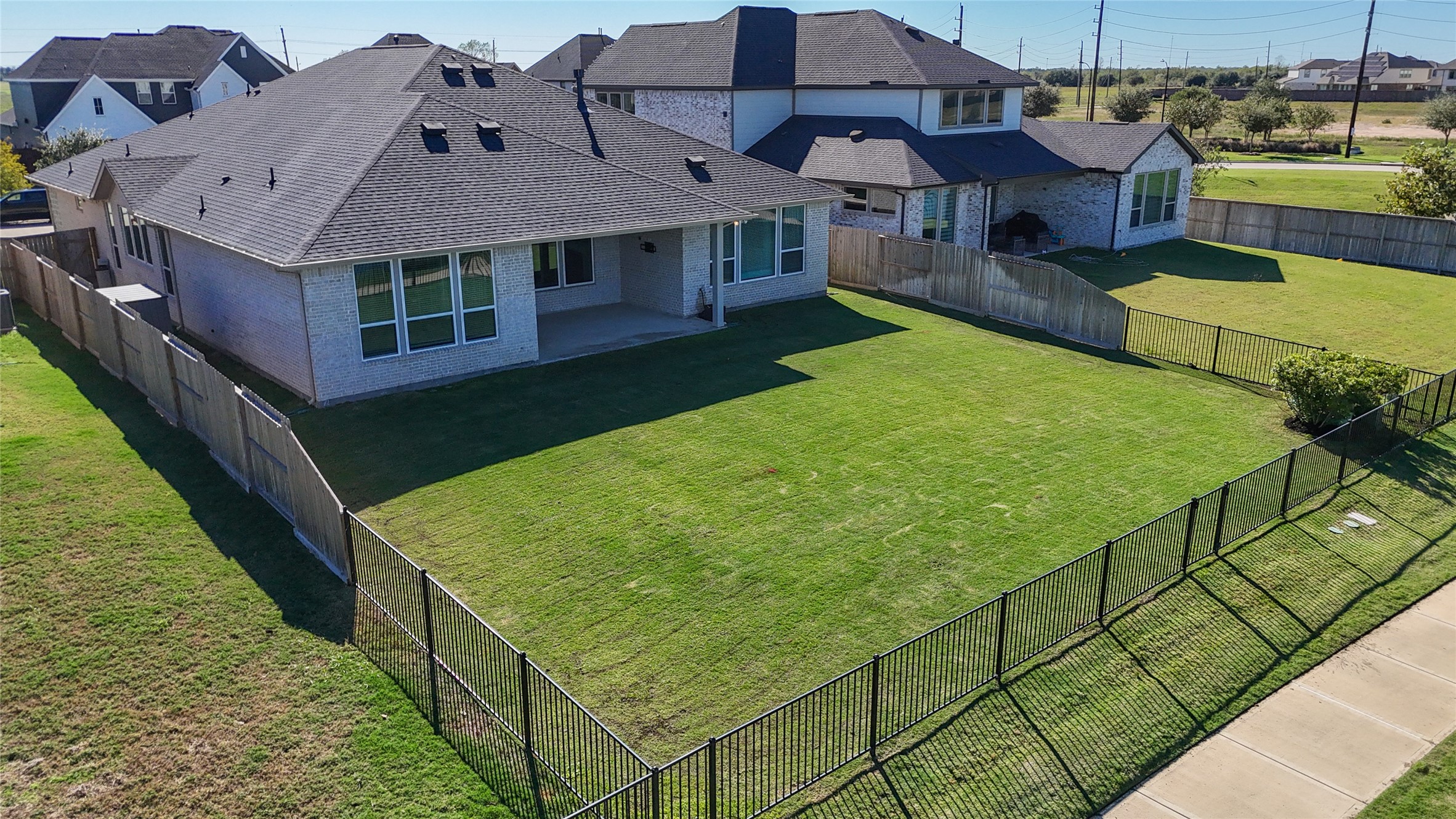 220 Lakehouse Landing Drive , Katy, TX, 77493 | 95445040 | Realty Texas LLC