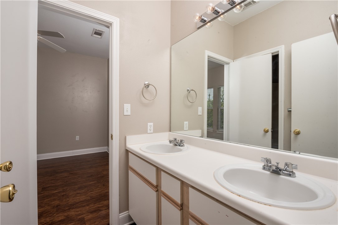 1230 Canyon Creek Circle , College Station, TX, 77840 | 24017332 | Realty Texas LLC