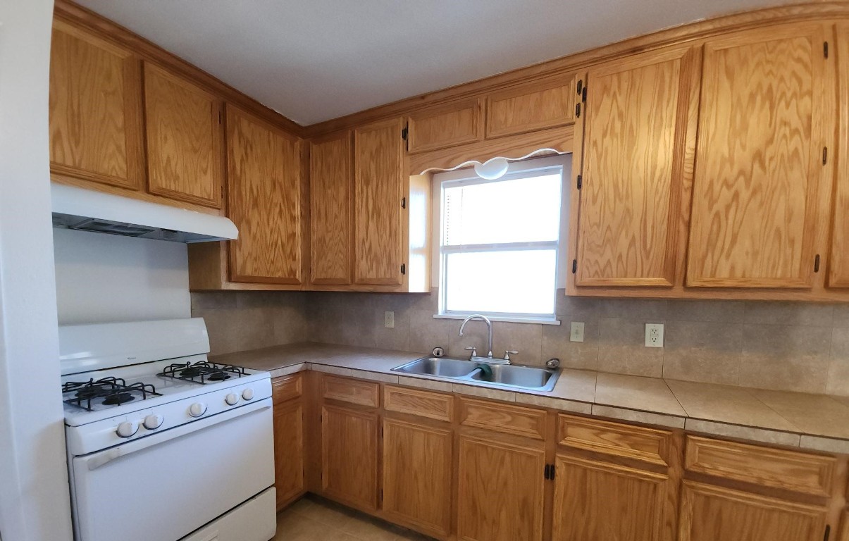 704 W Ave E , Copperas Cove, TX, 76522 | 4589387 | Realty Texas LLC