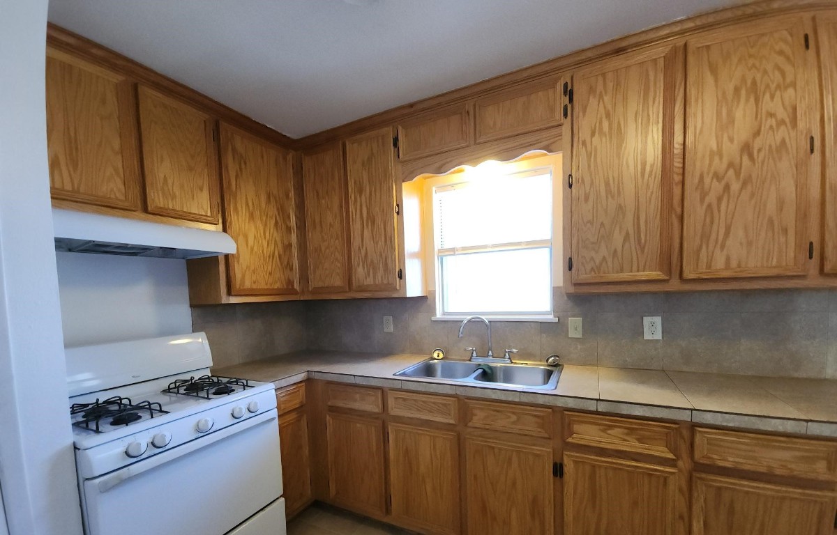 704 W Ave E , Copperas Cove, TX, 76522 | 4589387 | Realty Texas LLC