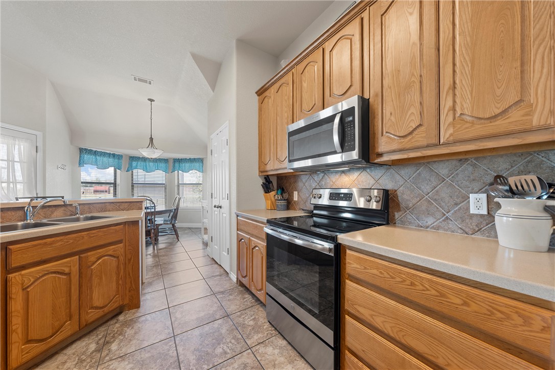 1403 Golf Course Road , Gatesville, TX, 76528 | 227093 | Realty Texas LLC