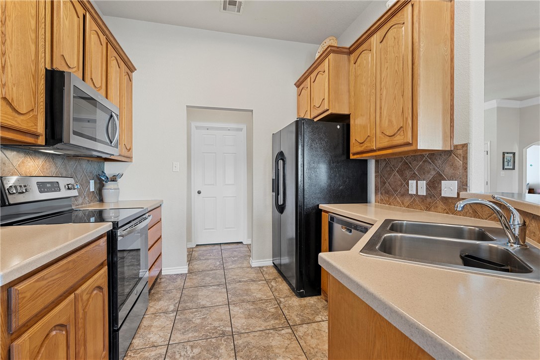 1403 Golf Course Road , Gatesville, TX, 76528 | 227093 | Realty Texas LLC