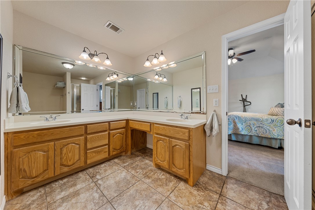 1403 Golf Course Road , Gatesville, TX, 76528 | 227093 | Realty Texas LLC