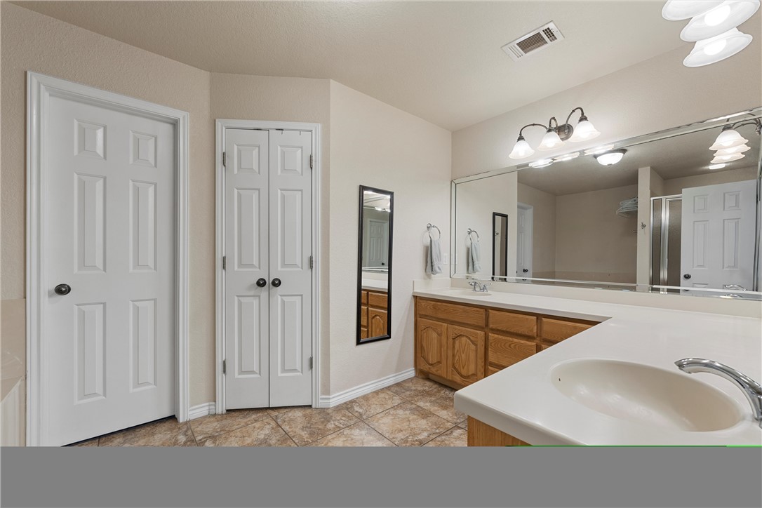 1403 Golf Course Road , Gatesville, TX, 76528 | 227093 | Realty Texas LLC