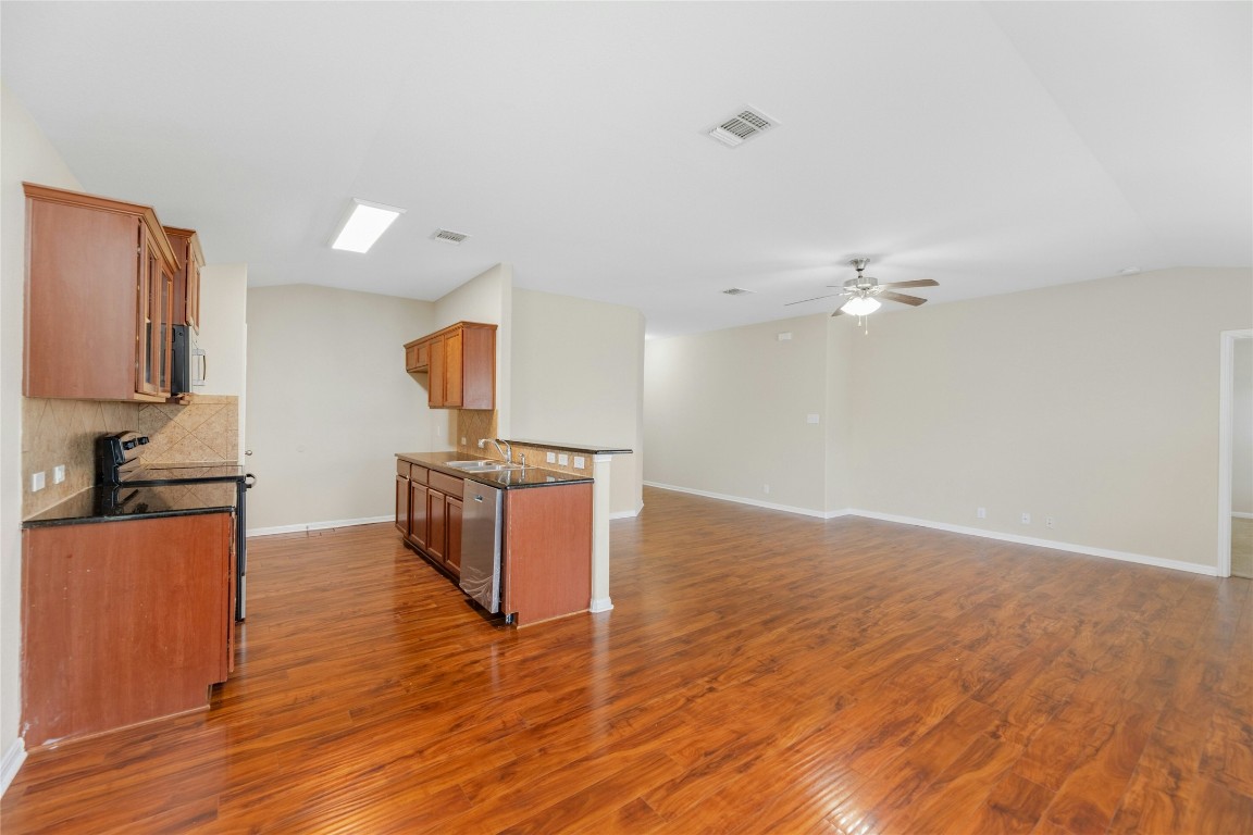 304 San Antonio Riverwalk , Hutto, TX, 78634 | 5389248 | Realty Texas LLC
