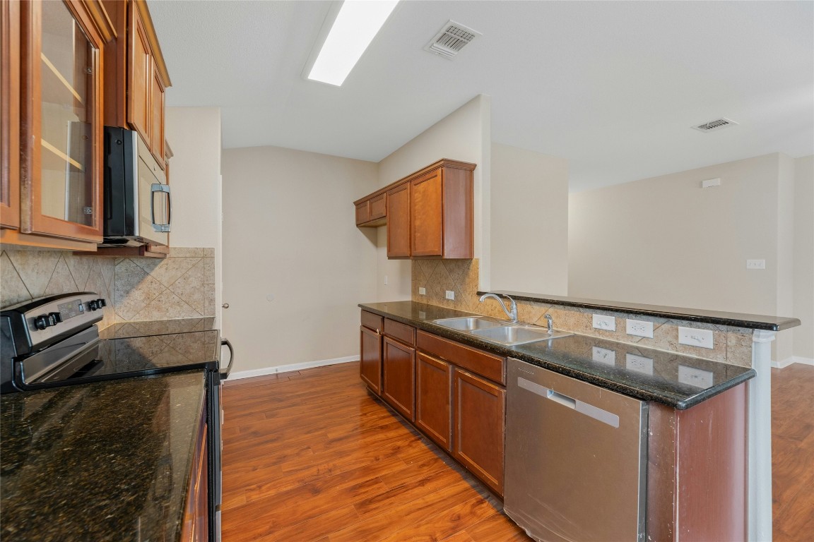 304 San Antonio Riverwalk , Hutto, TX, 78634 | 5389248 | Realty Texas LLC