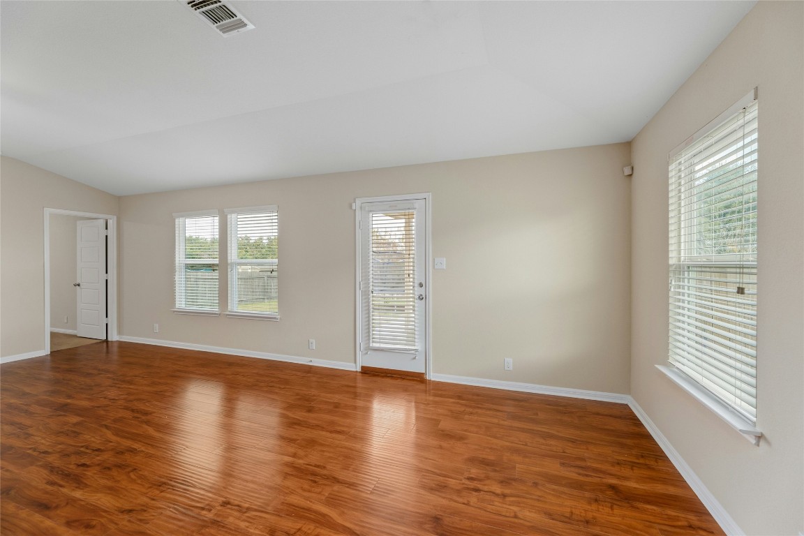 304 San Antonio Riverwalk , Hutto, TX, 78634 | 5389248 | Realty Texas LLC