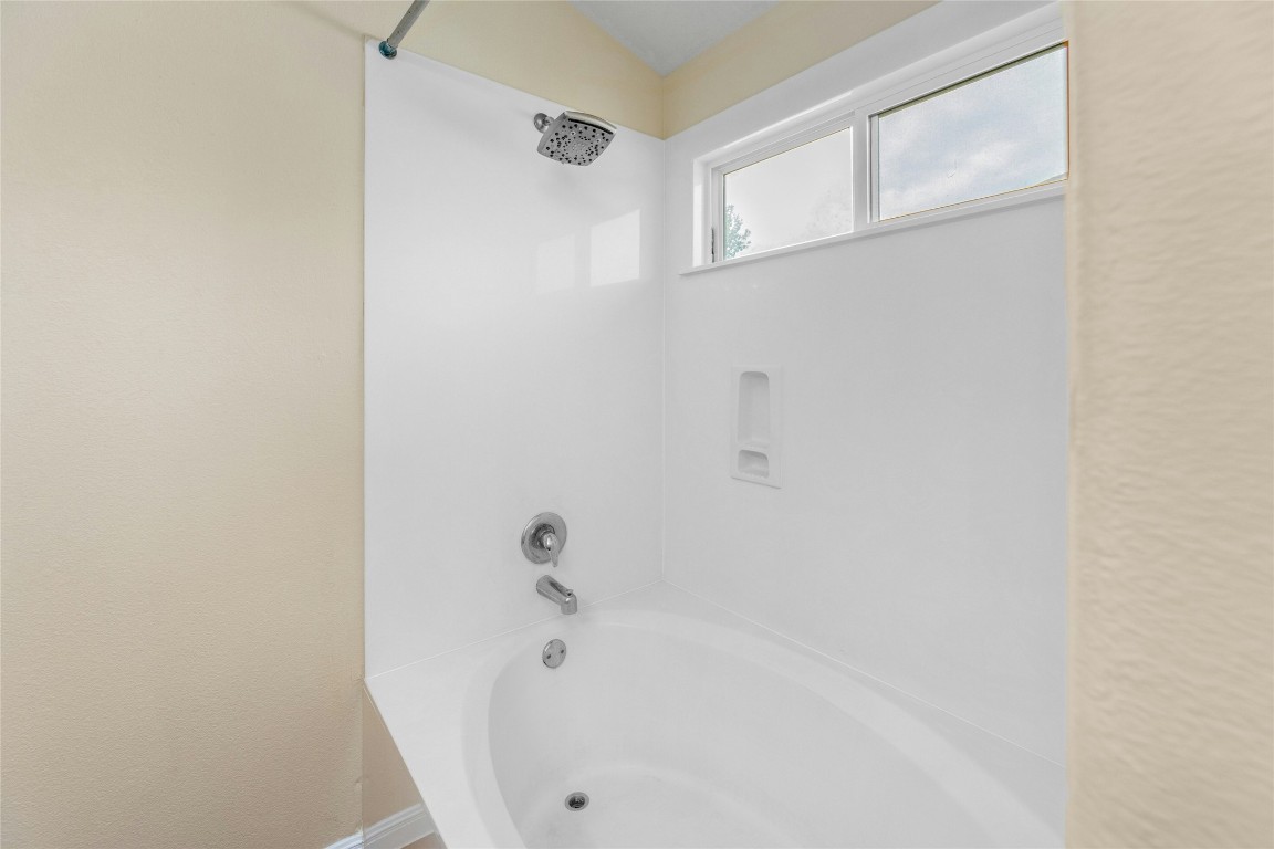 304 San Antonio Riverwalk , Hutto, TX, 78634 | 5389248 | Realty Texas LLC